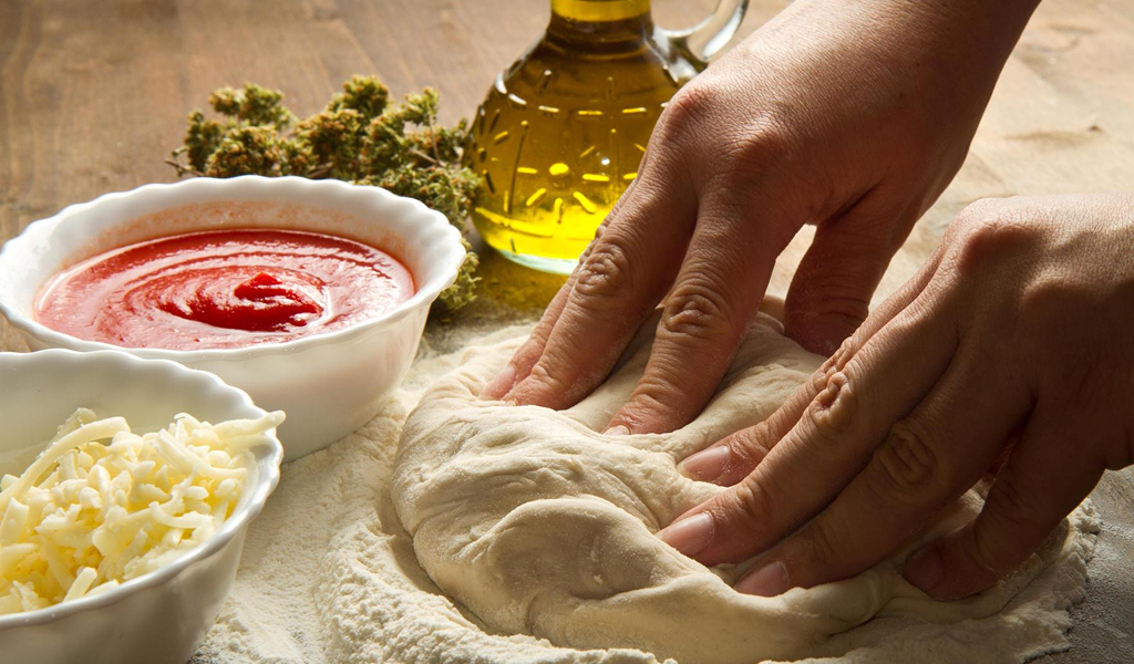 Pizza restaurant in Victoria serving fresh handmade pizzas